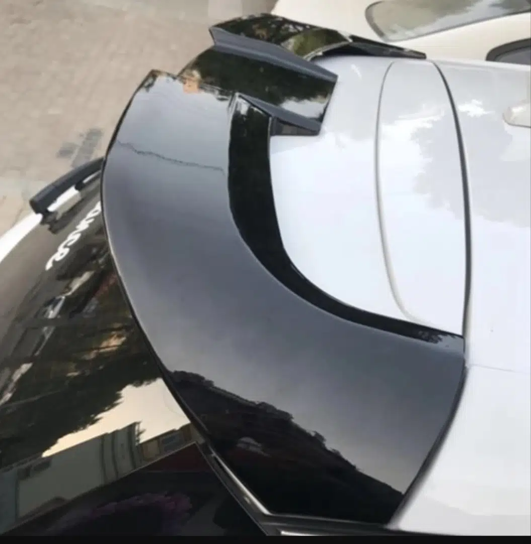 ASTRA K (2016-2020) IÇIN SPOILER - PIANO BLACK (PARLAK SIYAH)