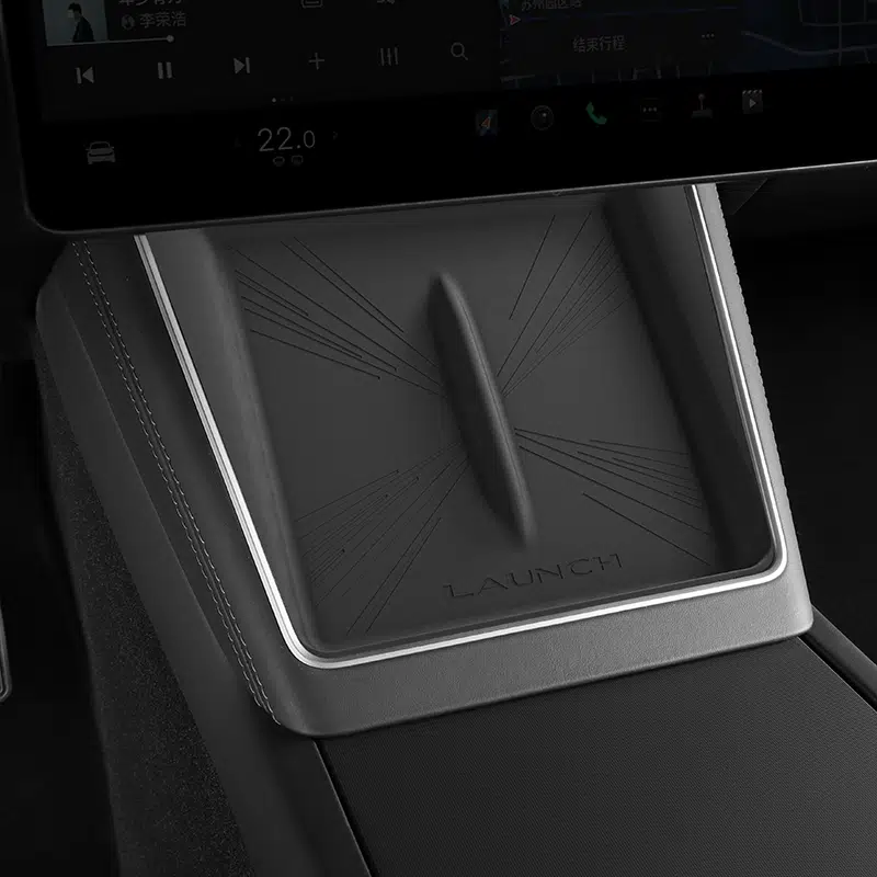 TESLA MODEL Y JUNİPER İÇİN UYUMLU KABLOSUZ ŞARJ PEDİ (LİGHT SPEED TARZI) SİYAH